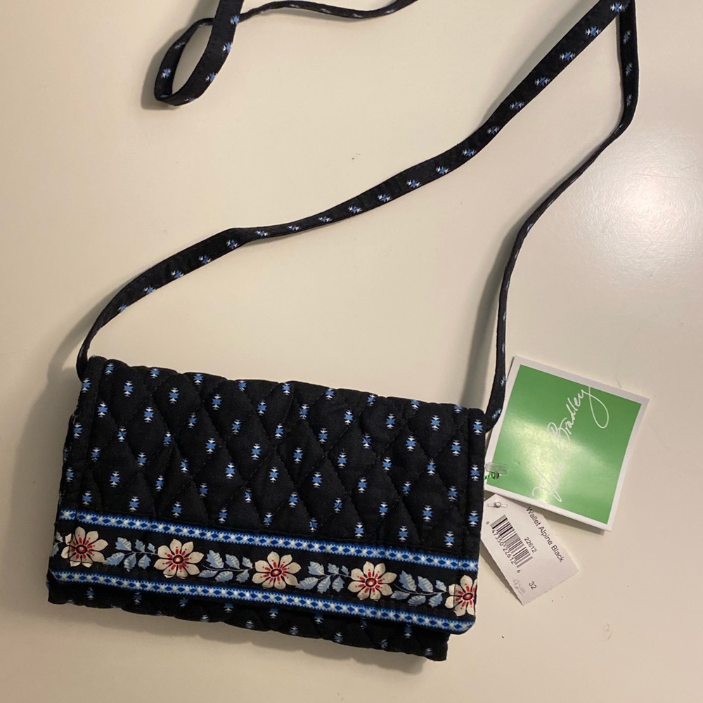 NWT Vera Bradley Crossbody Trifold Wallet in Alpine Black